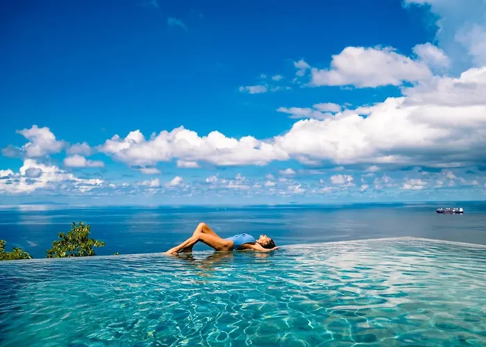 Aqua Boutique Hotel- Secluded Ocean View & Infinity Pool