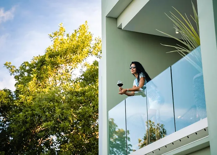 Aparthotel Aqua Boutique Hotel- Secluded Ocean View & Infinity Pool 4*